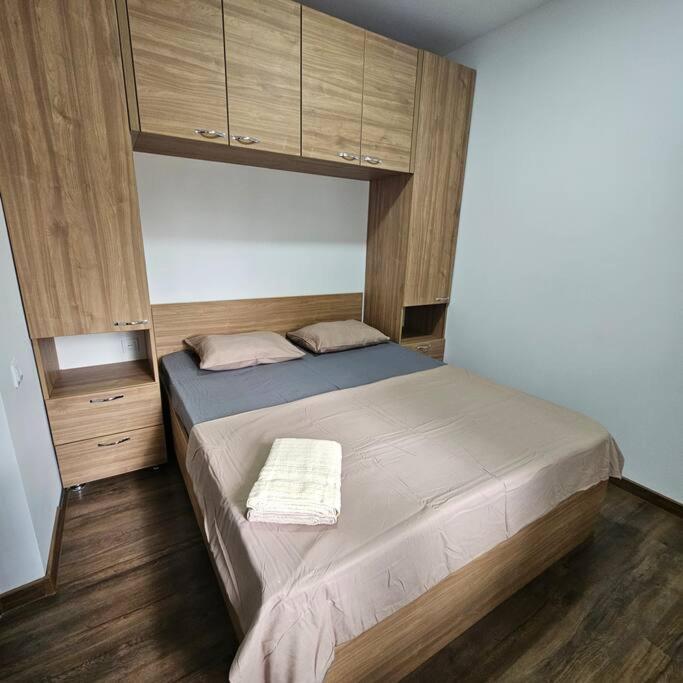 2 Bedroom Central Apartment 키시나우 외부 사진